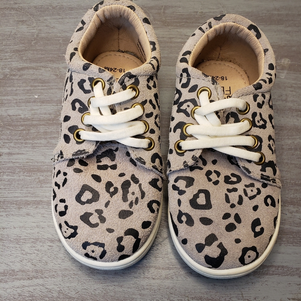 Monkey Feet Leather GreyvLeopard Print Kids Shoes Size 18-24 Month (Se3)